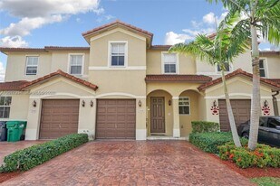 1048 NE 208th St in Miami, FL - Building Photo