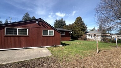 92553 Svensen Market Rd in Astoria, OR - Building Photo - Building Photo