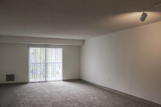 River Run Apartments in Minneapolis, MN - Foto de edificio - Building Photo