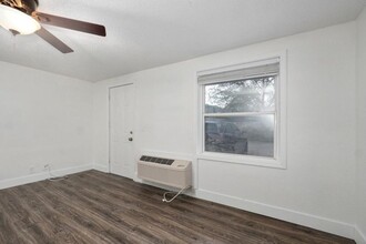 21 Larue St in Reeds Spring, MO - Building Photo - Building Photo