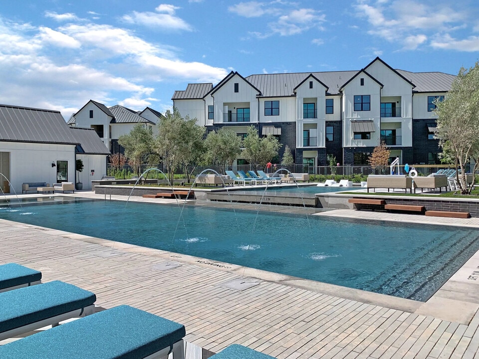 The Vineyard in Pflugerville, TX - Building Photo