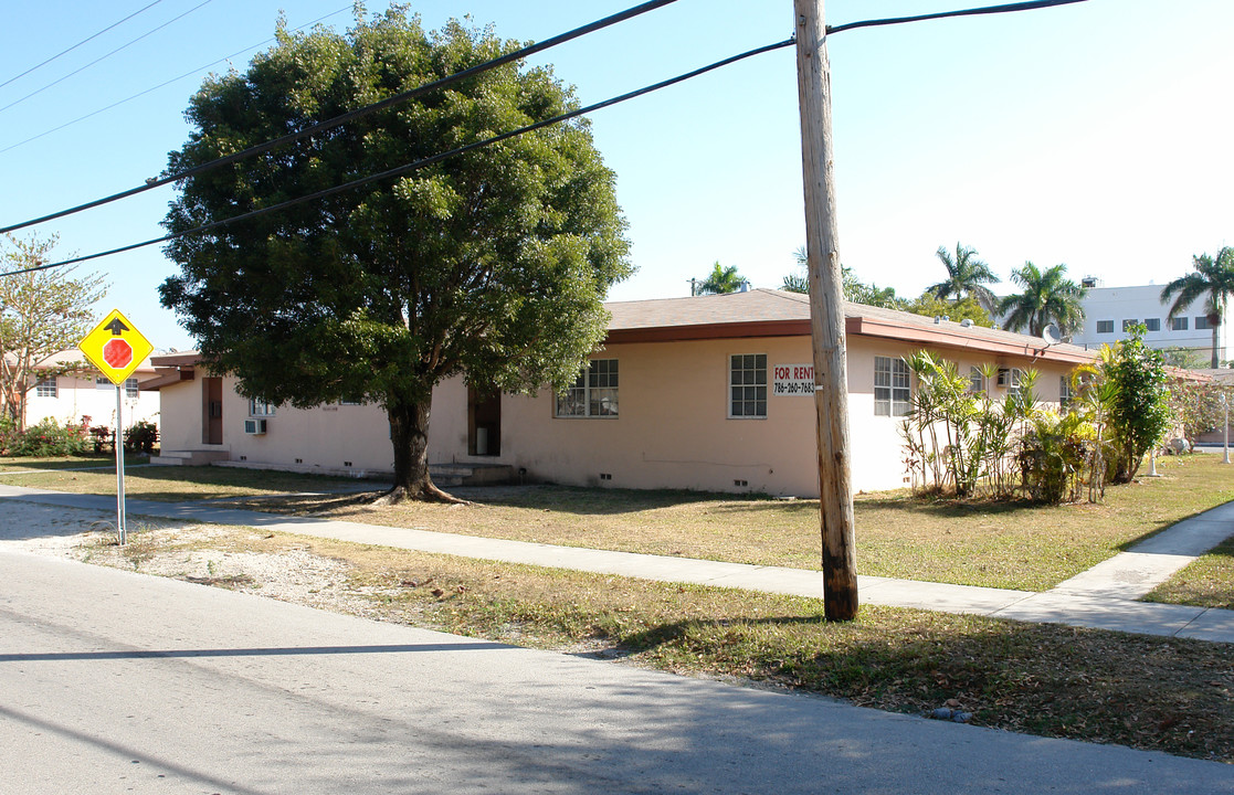 see PID 4262686 in Homestead, FL - Foto de edificio