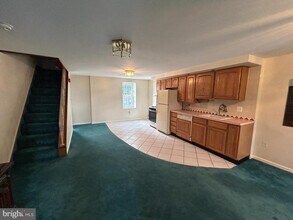 6502 Ridge Ave in Philadelphia, PA - Building Photo - Building Photo