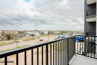 2623 Keene St, Unit 429 in Houston, TX - Building Photo - Building Photo