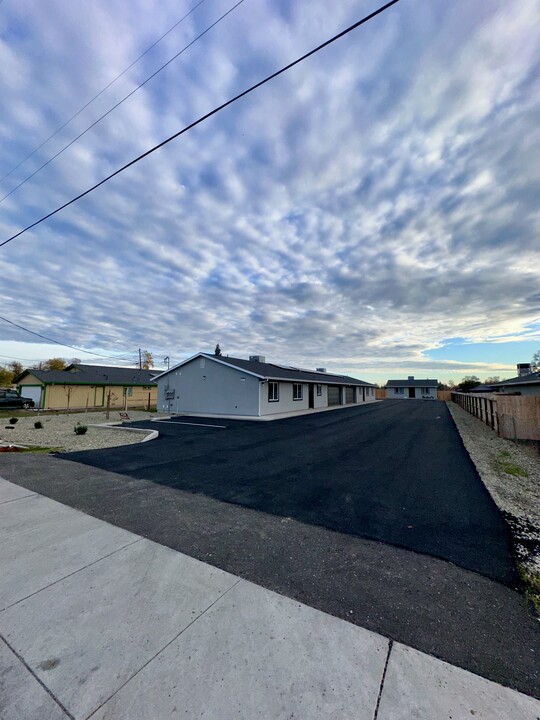 1852-1811 11th Ave in Olivehurst, CA - Building Photo