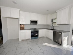 1512 W Day St in Denison, TX - Building Photo - Building Photo