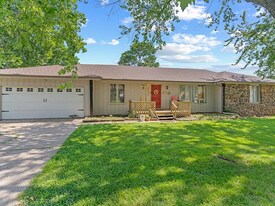 2556 W Cardinal St in Springfield, MO - Building Photo