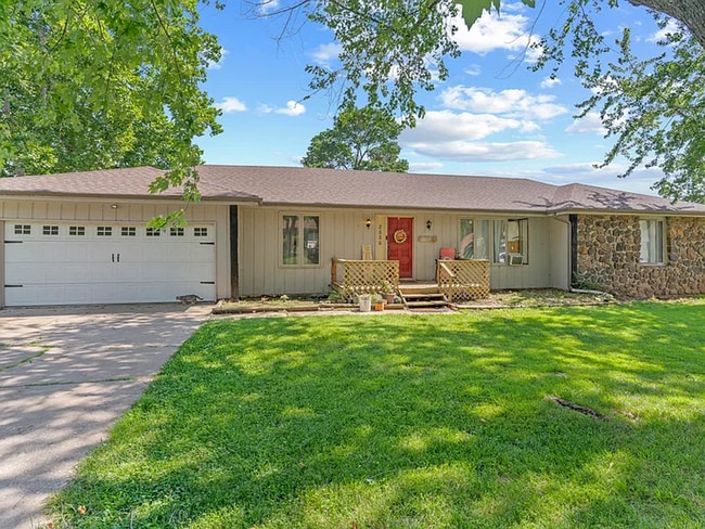 property at 2556 W Cardinal St