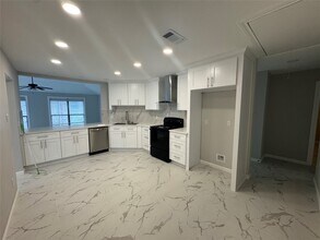 2218 S Ferrisburg Ct in Sugar Land, TX - Building Photo - Building Photo