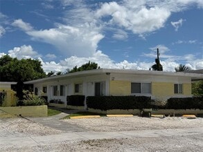 6208 Dawson St in Hollywood, FL - Building Photo - Building Photo