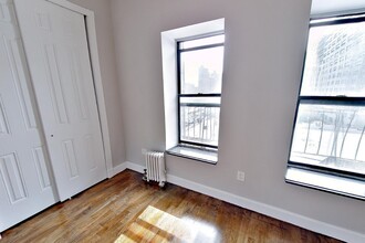 338 E 100th St in New York, NY - Building Photo - Building Photo