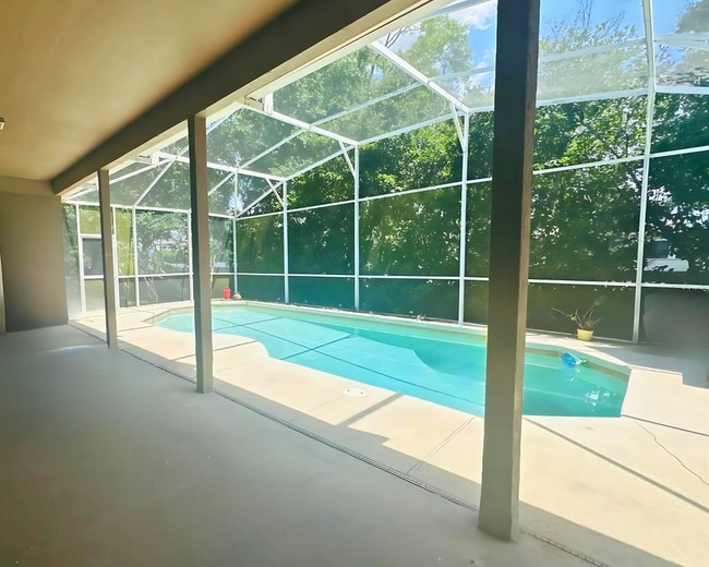 property at 8650 Tara Oaks Ct