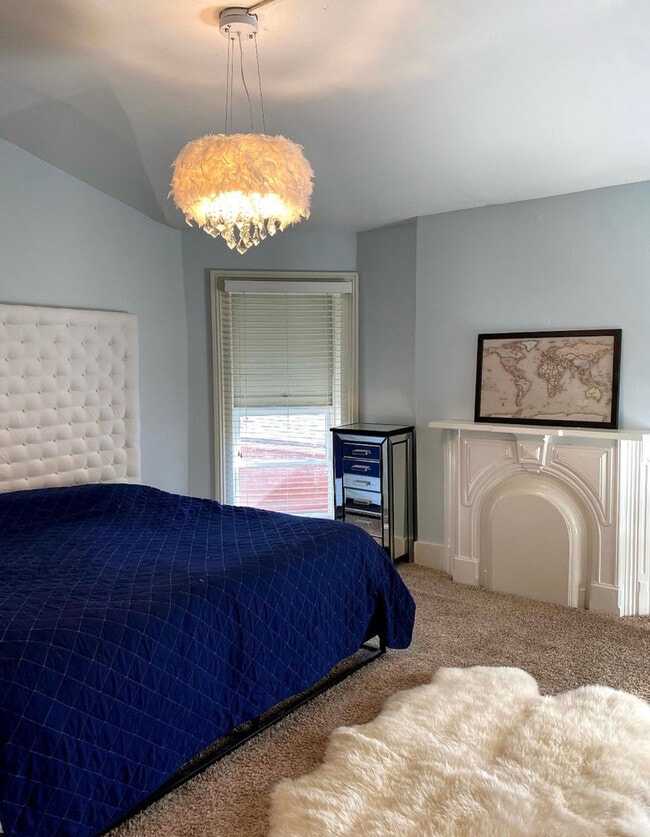 property at 124 E Oak St