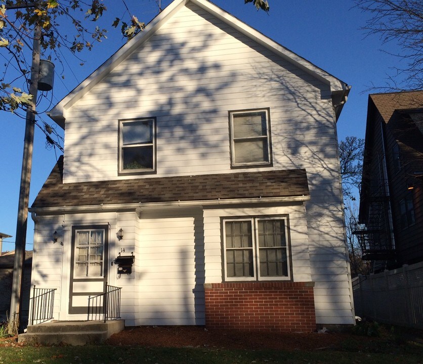 14 N Lucas St, Unit 14 N lucas in Iowa City, IA - Foto de edificio