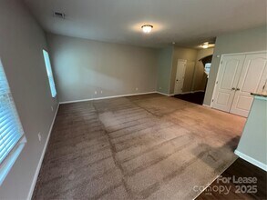 8240 Paw Valley Ln in Charlotte, NC - Building Photo - Building Photo