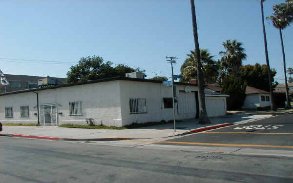 3901 W 54th St in Los Angeles, CA - Building Photo