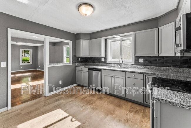 property at 4718 Craig Ln