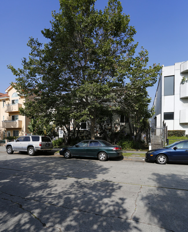 817 S Gramercy Pl in Los Angeles, CA - Foto de edificio - Building Photo