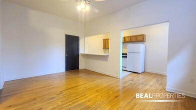 1050 W George St in Chicago, IL - Building Photo - Building Photo