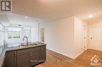 5992 Hazeldean Rd in Ottawa, ON - Building Photo - Building Photo