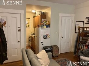 51 Laurel St, Unit 6 in Somerville, MA - Building Photo - Building Photo