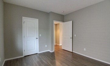2460 W Spring Water St in Springfield, MO - Building Photo - Building Photo