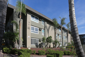 Nutwood East Apartments in Fullerton, CA - Building Photo - Building Photo