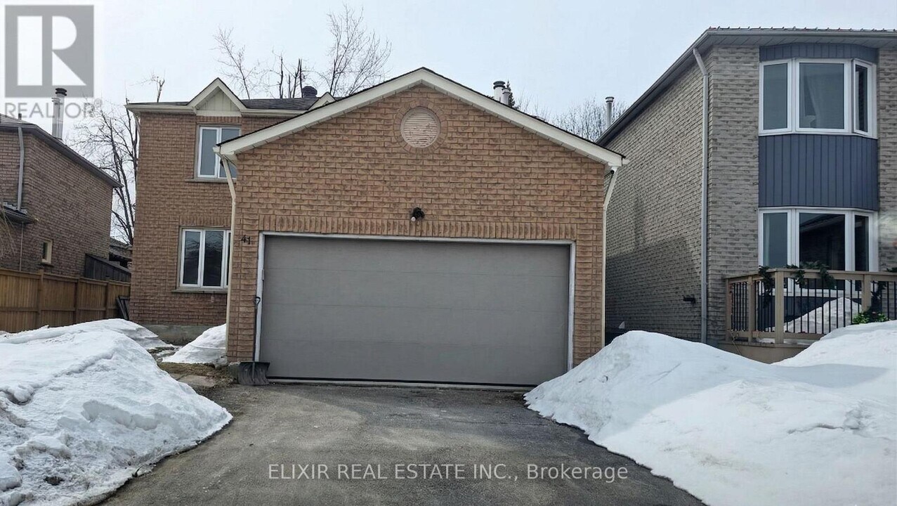 41 Blair Crescent in Barrie, ON - Building Photo