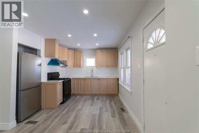 1819 Francois Rd in Windsor, ON - Foto de edificio - Building Photo