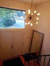 1082 Greenwich Ave, Unit Suite #1 in Warwick, RI - Foto de edificio - Building Photo
