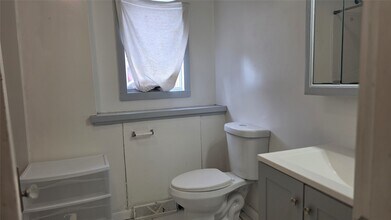 35 Dayton St in Johnson City, NY - Building Photo - Building Photo