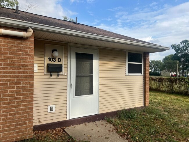 103 Chestnut St in Tallula, IL - Building Photo - Building Photo