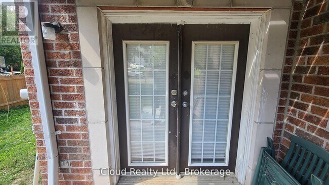 17 Joseph St in Brampton, ON - Building Photo - Building Photo