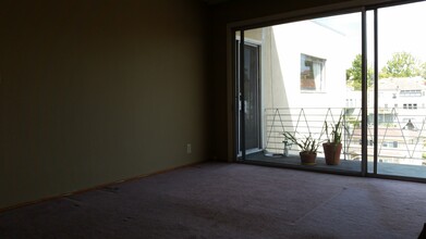 498 Capital St in Oakland, CA - Building Photo - Building Photo
