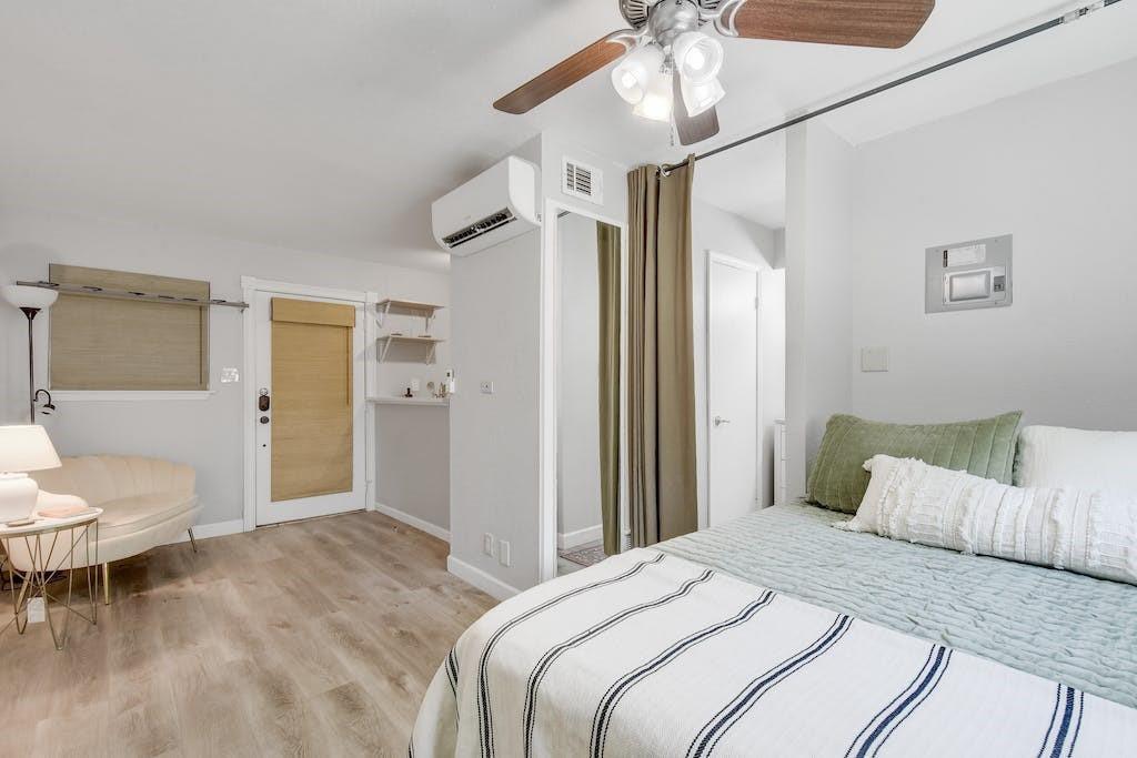 1111 W 10th St in Austin, TX - Building Photo