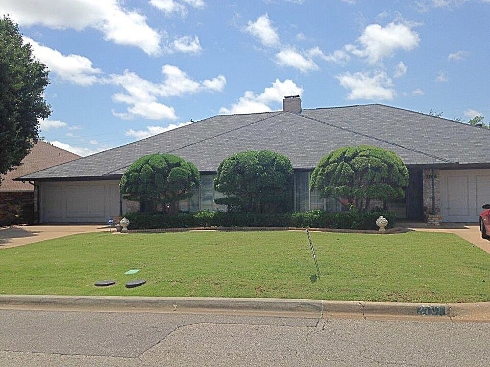 2708 NW 62nd St in Oklahoma City, OK - Building Photo