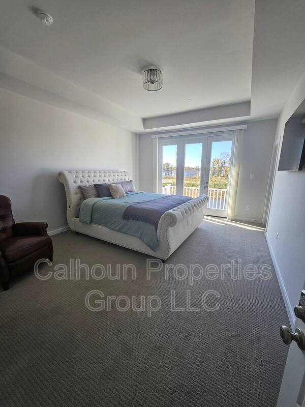 property at 605 Glenn Lk Dr