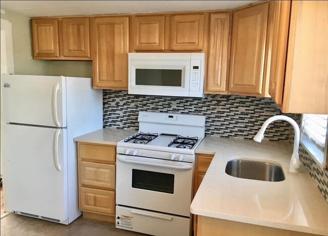 41 Prospect Ave in Lynbrook, NY - Building Photo - Building Photo