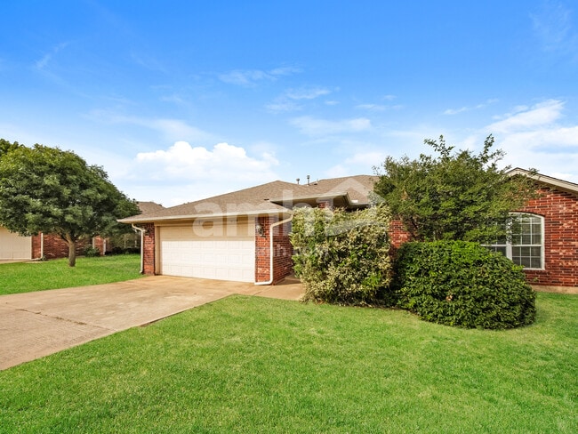 4129 Queens Dr in Moore, OK - Building Photo - Building Photo