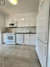 10 Shallmar Blvd in Toronto, ON - Building Photo - Building Photo