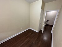 308 Stegman Pkwy in Jersey City, NJ - Building Photo - Building Photo