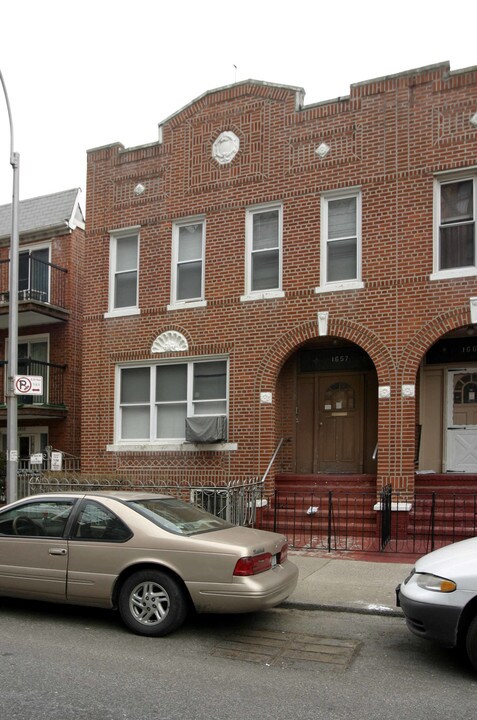 1657 W 9th St in Brooklyn, NY - Building Photo