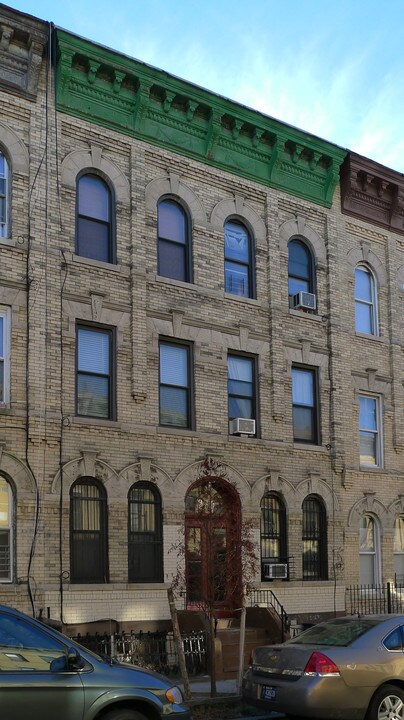 846 Hart St in Brooklyn, NY - Building Photo