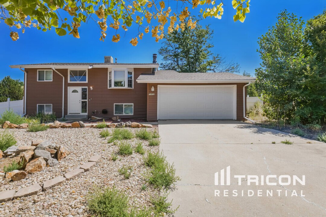 13012 Lowell Ct in Broomfield, CO - Building Photo