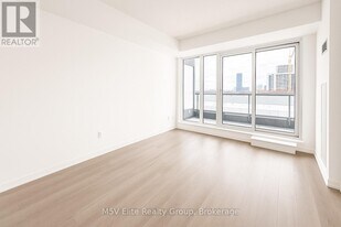 859 The Queensway in Toronto, ON - Building Photo