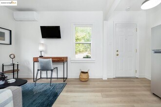 846 Mandana Blvd in Oakland, CA - Building Photo - Building Photo
