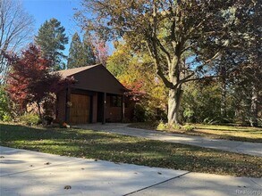 6 Danvers Ln in Dearborn, MI - Building Photo - Building Photo
