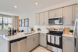 135 SW 171st Ln in Pembroke Pines, FL - Building Photo - Building Photo