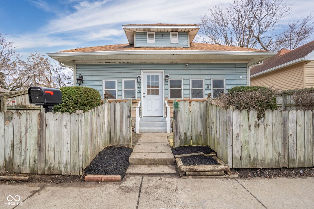 343 S Walcott St in Indianapolis, IN - Building Photo