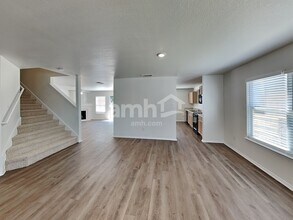7806 Brazoria Park in San Antonio, TX - Building Photo - Building Photo